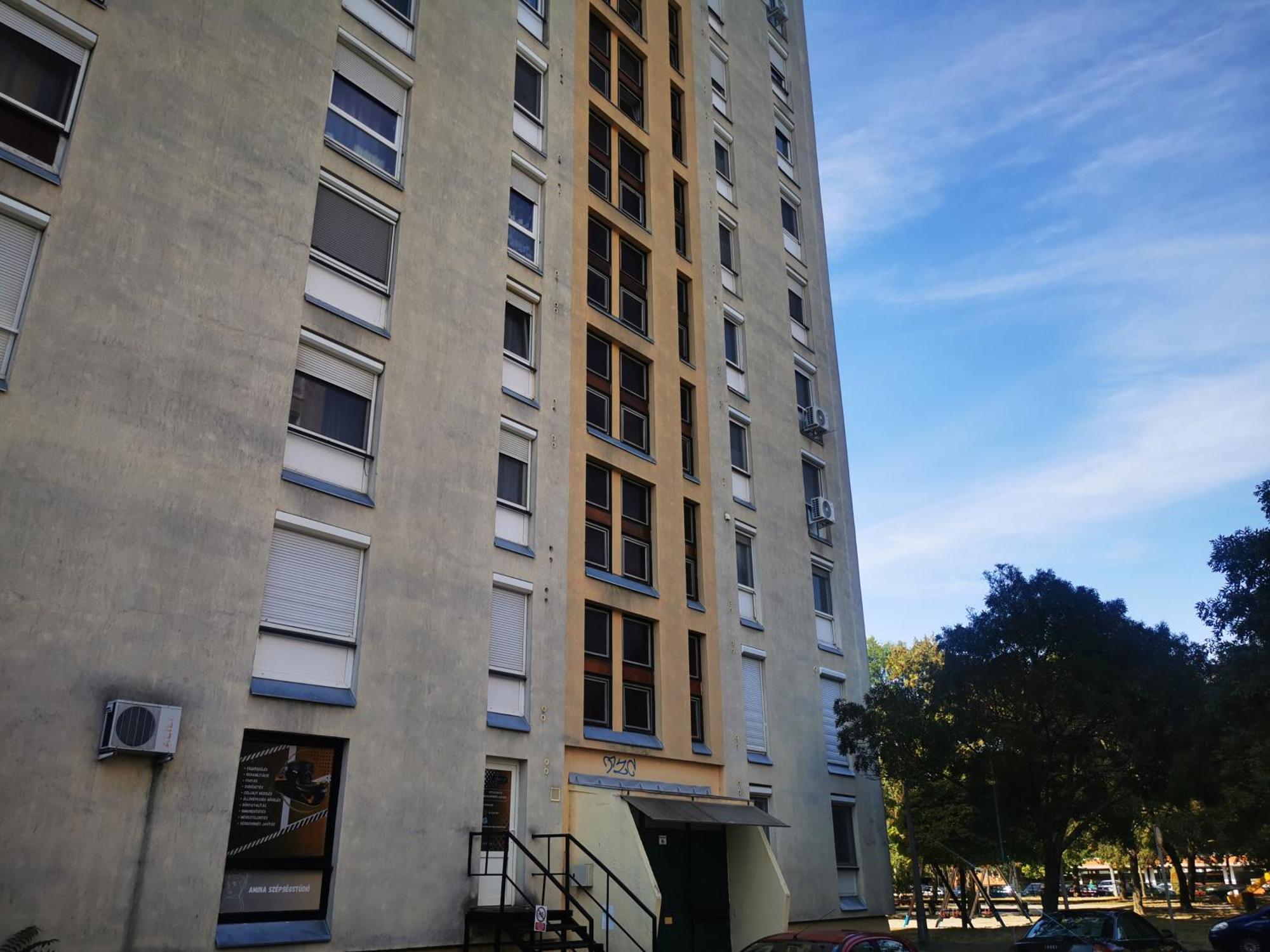 Central Park Apartman Szekszard Bagian luar foto