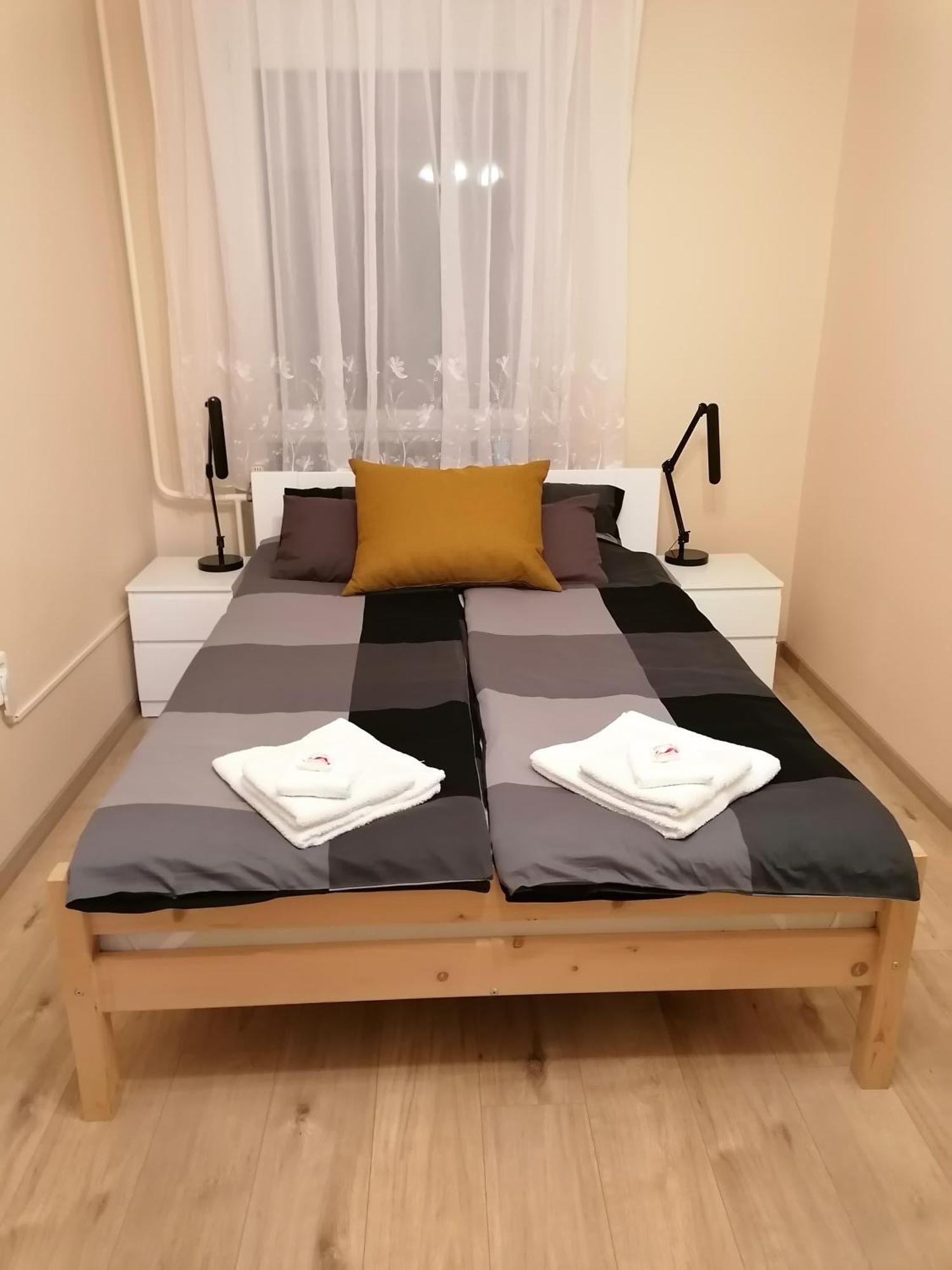 Central Park Apartman Szekszard Bagian luar foto