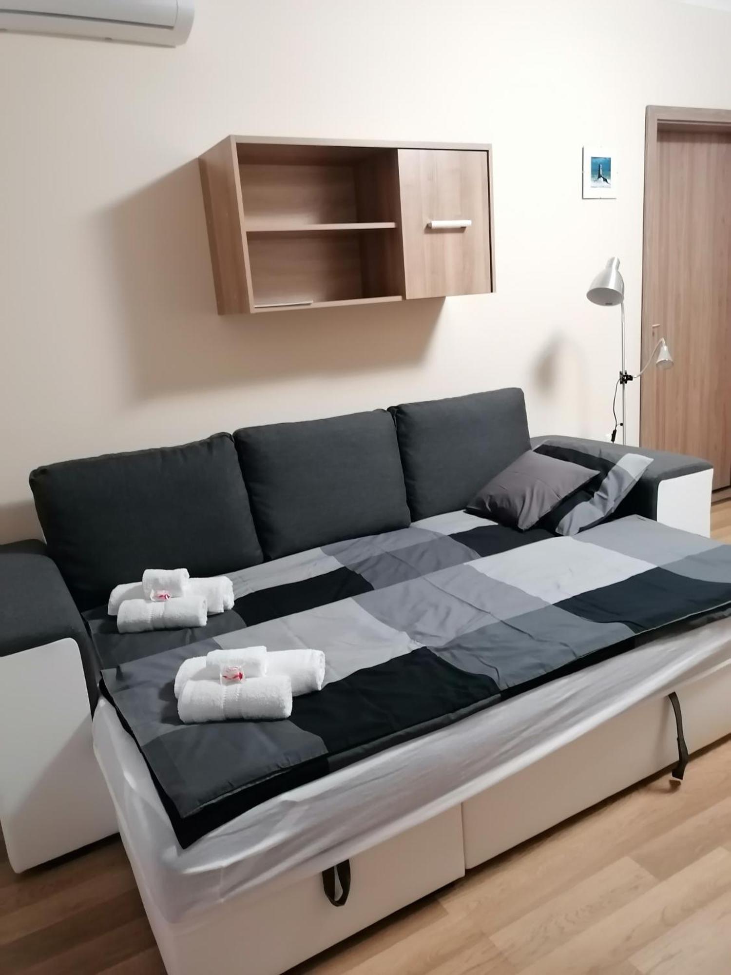 Central Park Apartman Szekszard Bagian luar foto