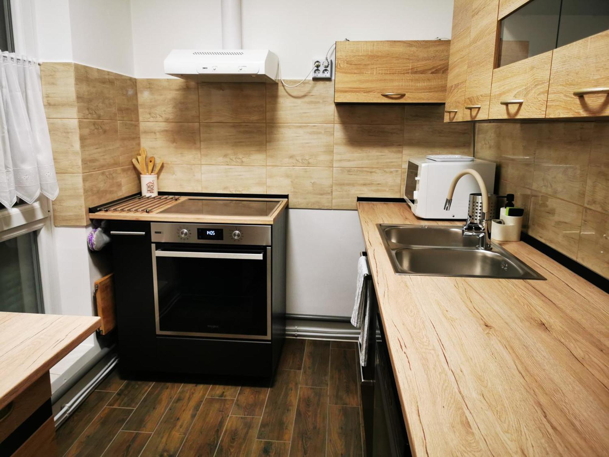 Central Park Apartman Szekszard Bagian luar foto
