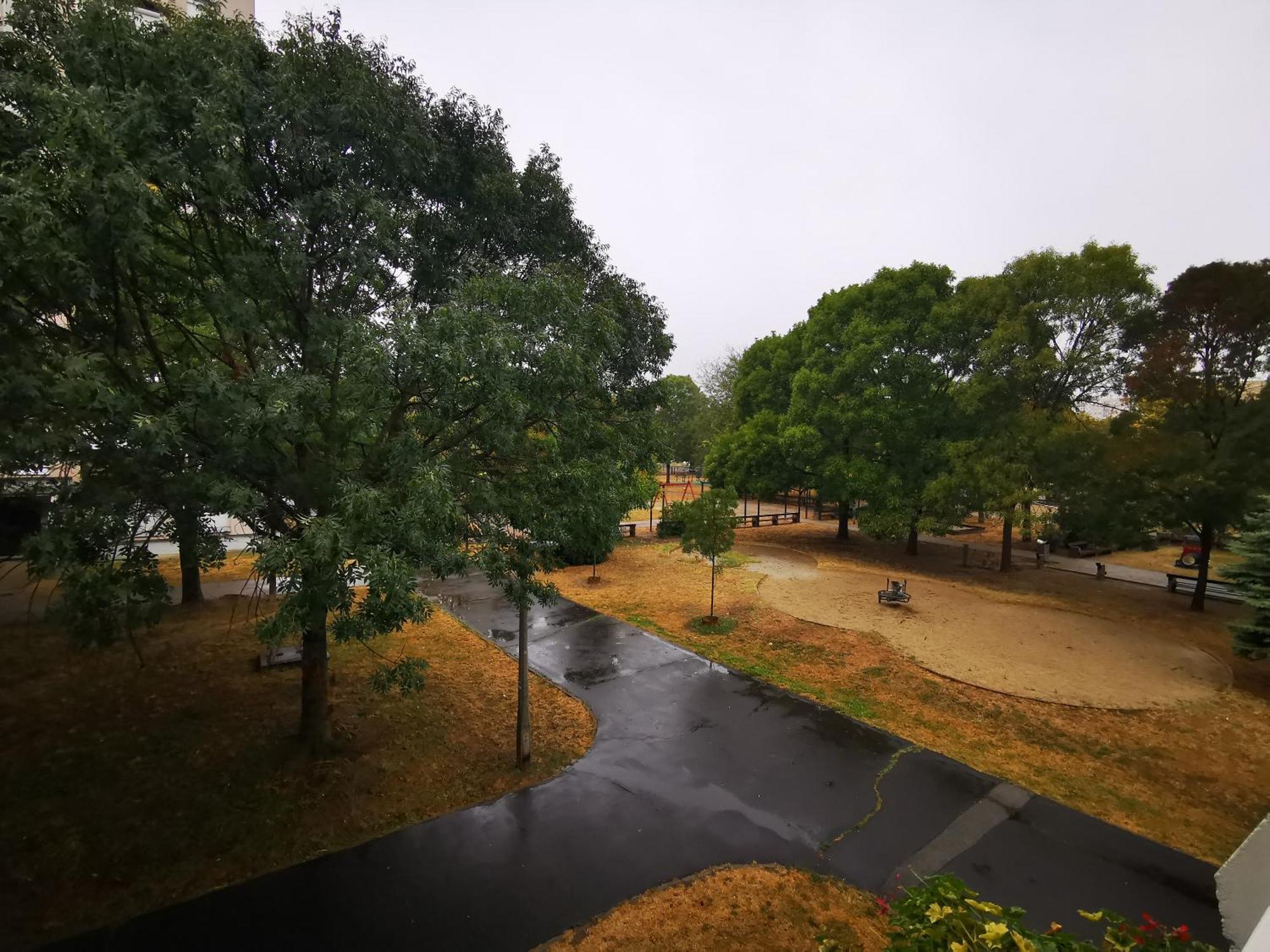 Central Park Apartman Szekszard Bagian luar foto
