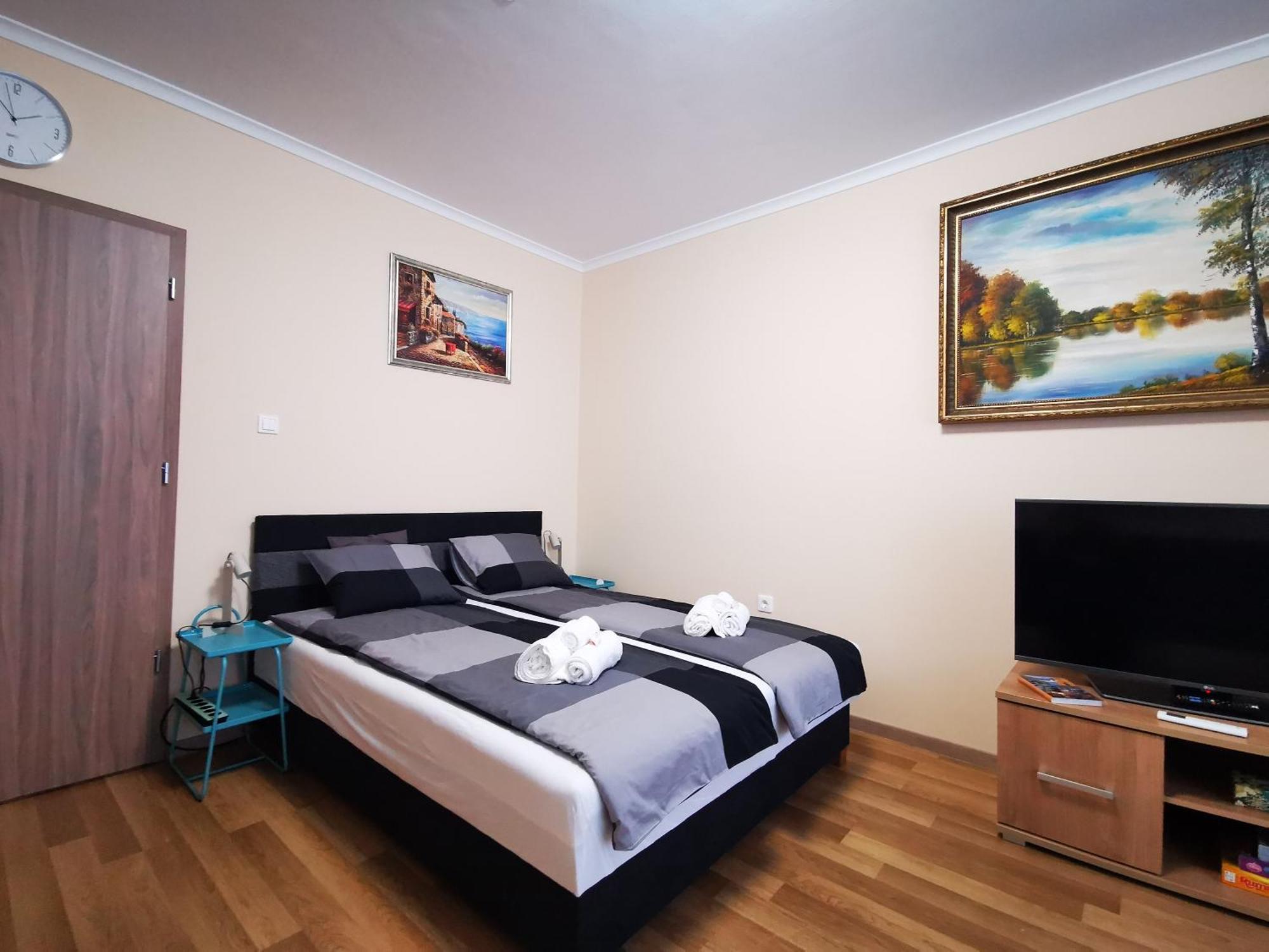 Central Park Apartman Szekszard Bagian luar foto